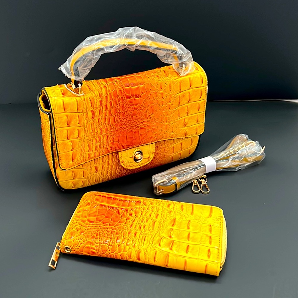 - - Final sale- New 2in1 Vegan leather bag.